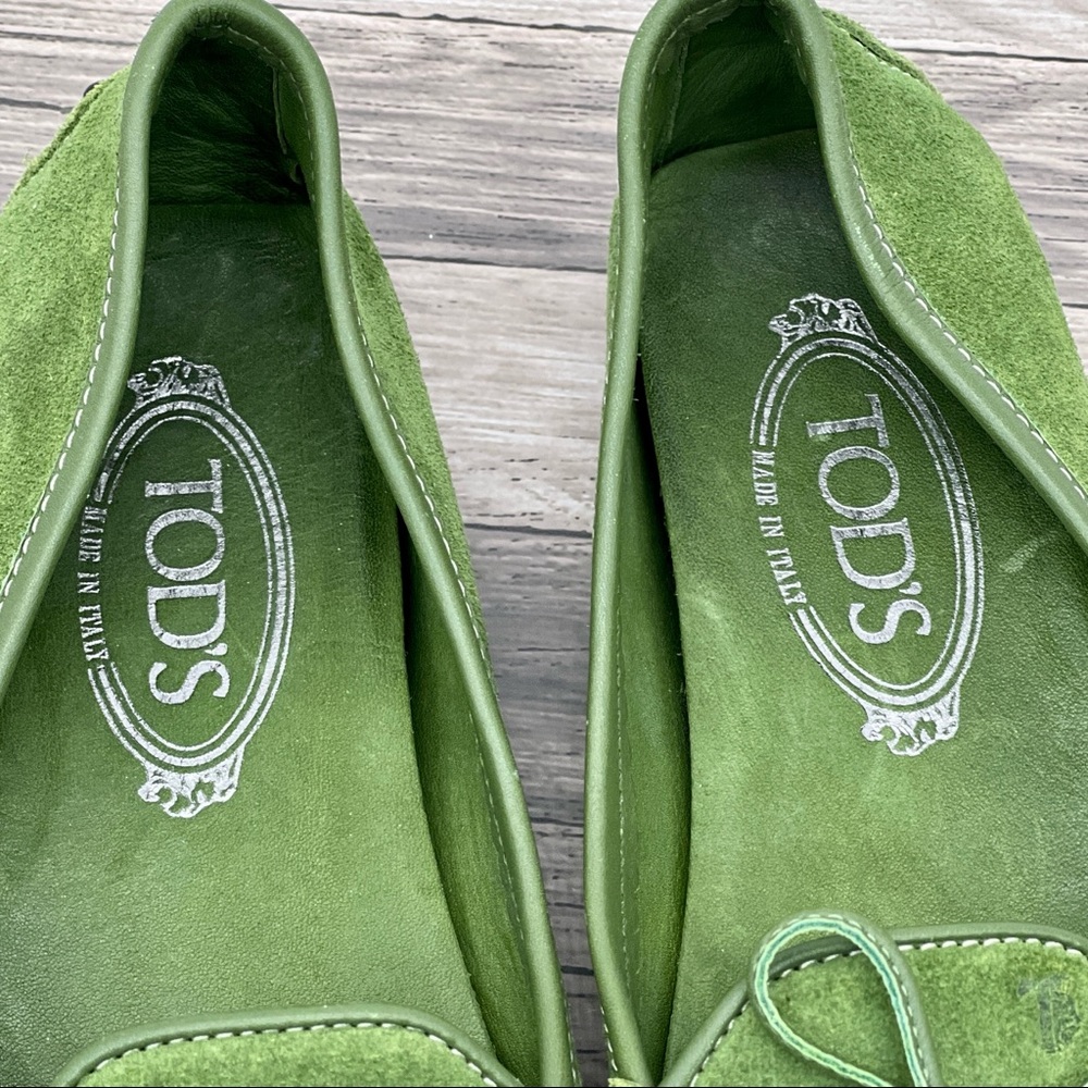 Tod’s Green Suede Gommino Loafer - sz 7.5 - Picture 2 of 5